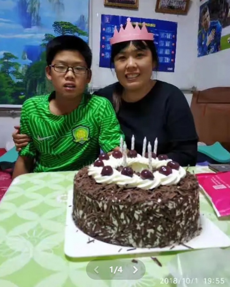 郭嘉璇母親曬照悼念兒子：璇兒生日快樂(lè )，希望天堂幸福