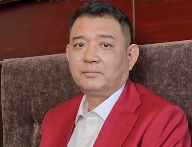 鞏曉彬：剛打球時(shí)工資20多塊錢(qián) 主要給父母、給家里改善生活