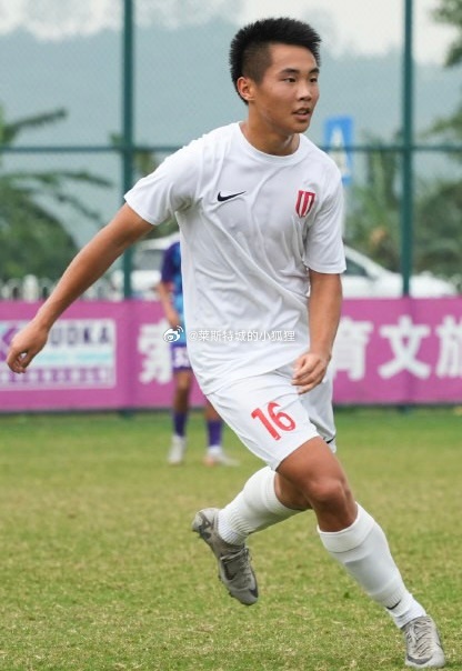 中國職業(yè)賽場(chǎng)首位09后！成都蓉城B隊16歲小將帥惟浩上演生涯首秀