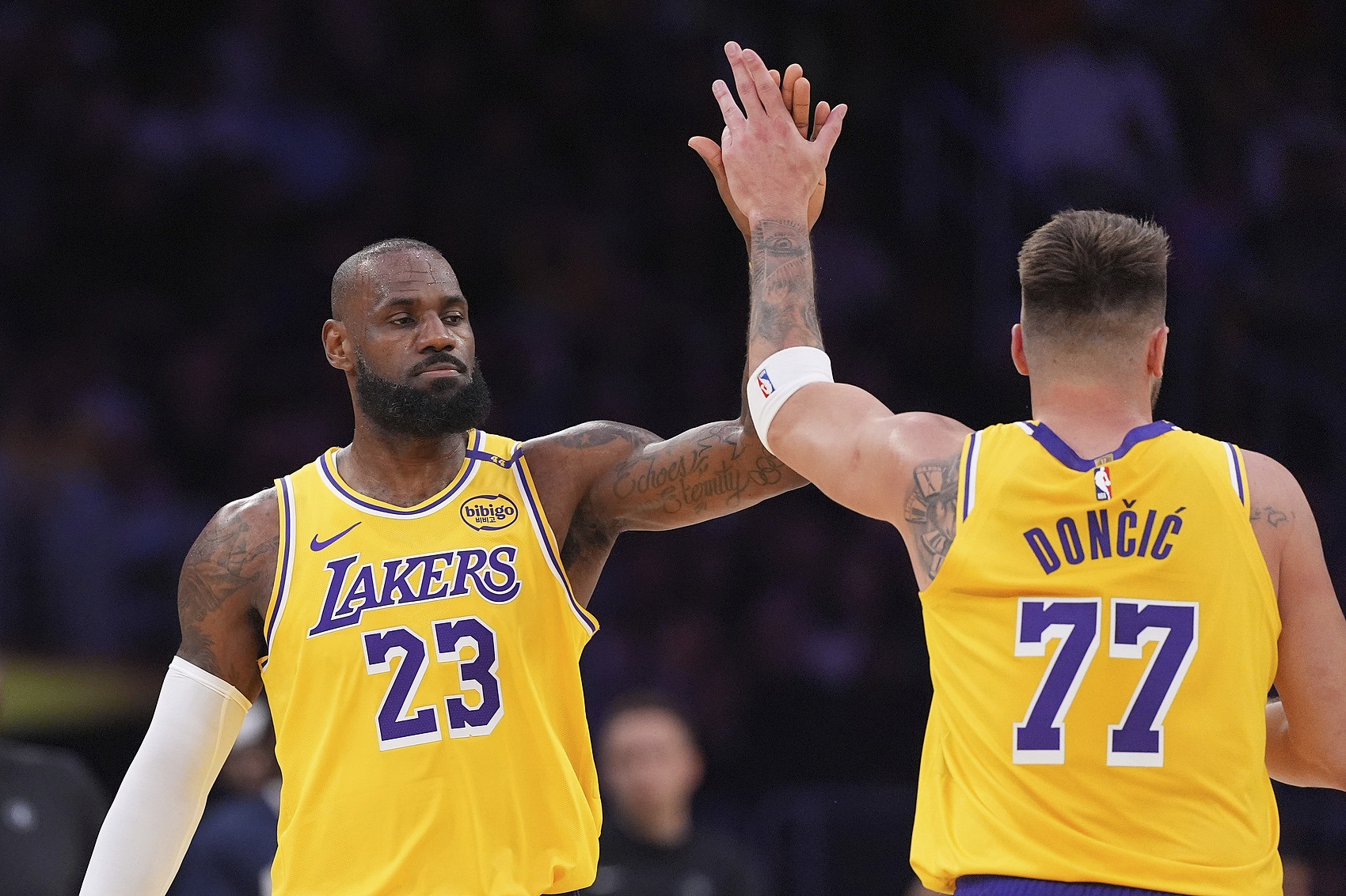 ESPN只聊湖勇？A-史密斯：巴克利是媒體人但根本不懂人們愛(ài)看什么
